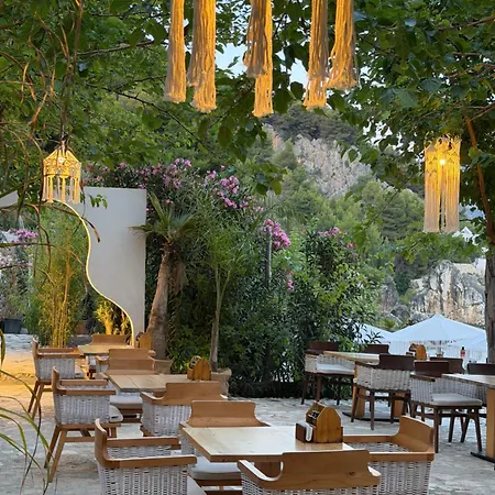 Hotel Kilimani Retreat Himarë